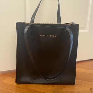Marc Jacobs tote bag.